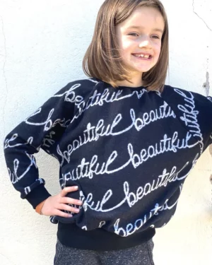 Photo du sweat enfant cousu d’après le patron couture Romy PDF MelleMalabar